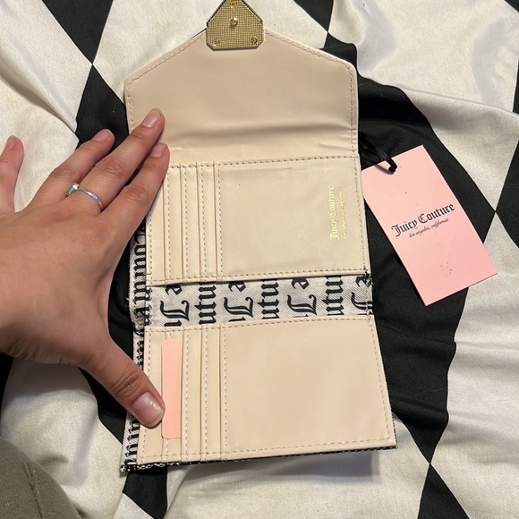Large Tri fold Juicy Couture Wallet - Picture 3 of 5